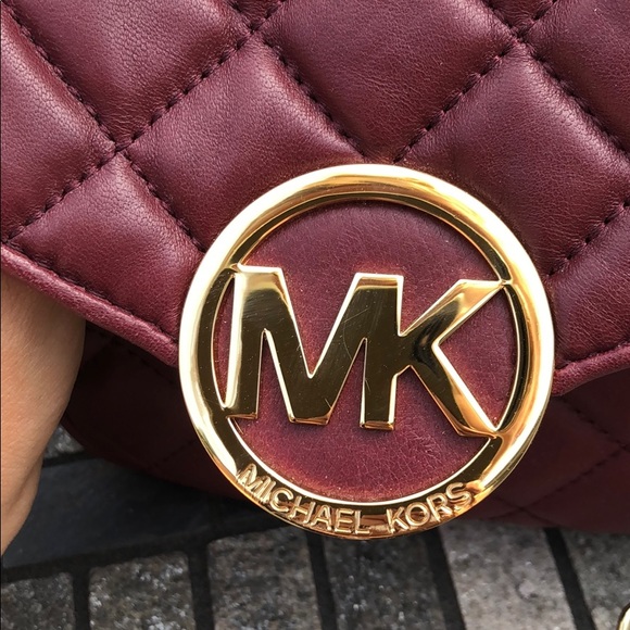 Burgundy Michael Kors cross body - Picture 5 of 6